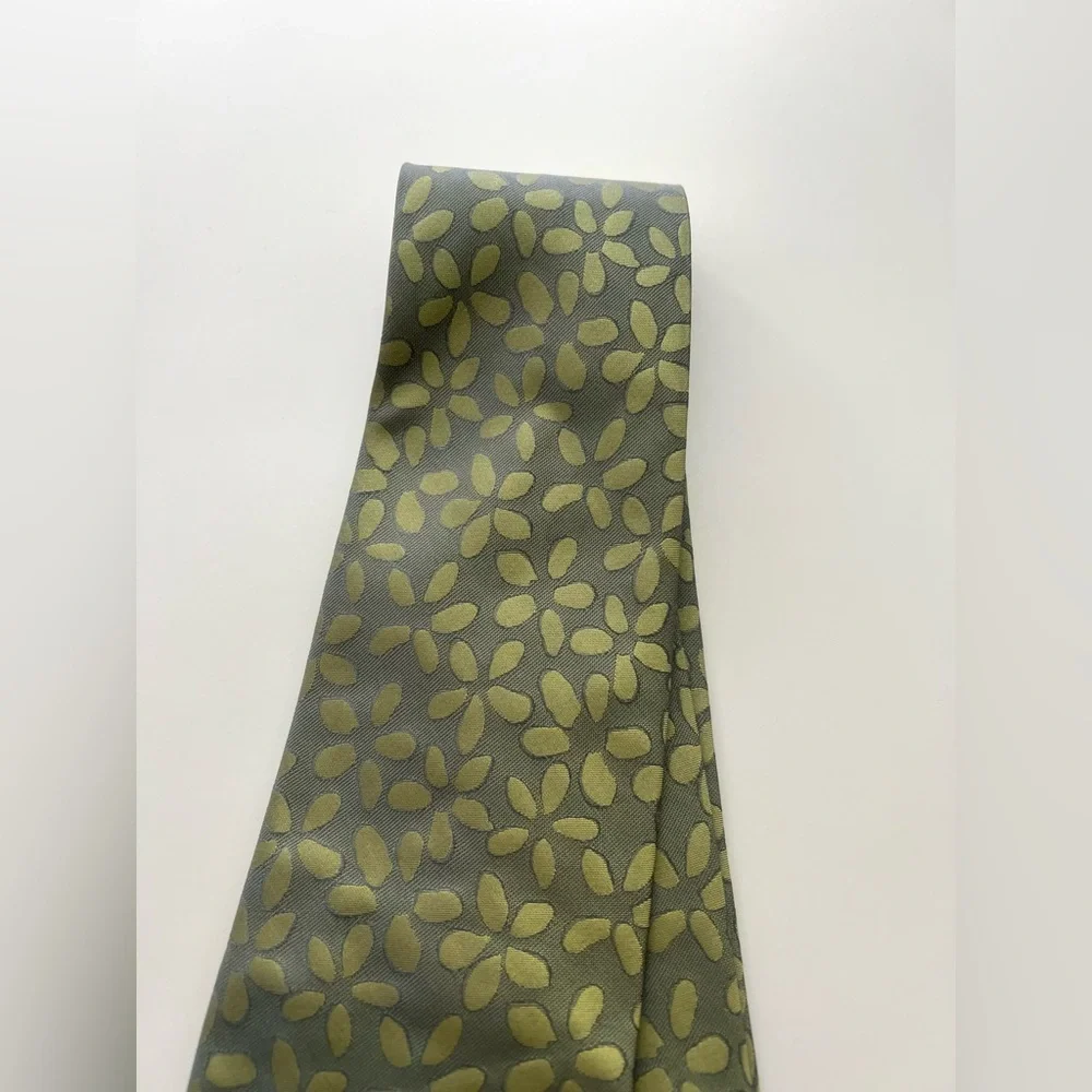 Banana Republic 100% Silk Made in Italy Necktie